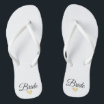 Chinelos Dourada Noiva do Coração<br><div class="desc">Chinelos para a noiva! Facilmente personalizável, altere as cores da precinta, as cores únicas, adicione texto ou outras imagens!</div>