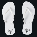 Chinelos Flip-flops - noiva fabuloso do coração<br><div class="desc">Chinelos para a noiva! Facilmente customizável,  mude as cores da correia,  únicas cores,  adicione o texto ou as outras imagens!</div>