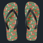 Chinelos Floresta de primavera Baby Deer Greenery<br><div class="desc">Numa floresta exuberante,  pequenos cervejinhos encantados olham ao redor do seu entorno.</div>