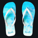 Chinelos Gradiente Azul Aqua Minimalista Algo Azul Noiva<br><div class="desc">Este gradiente azul-aqua minimalista Algo chinelos azul-noiva adicionará uma dose de brilho na moda ao seu dia de casamento, festa de solteira ou outra celebração. ♥ Personalize-o com o seu texto usando os campos modelo. INA: Se você quiser mudar o estilo da fonte, a cor ou o posicionamento do texto,...</div>