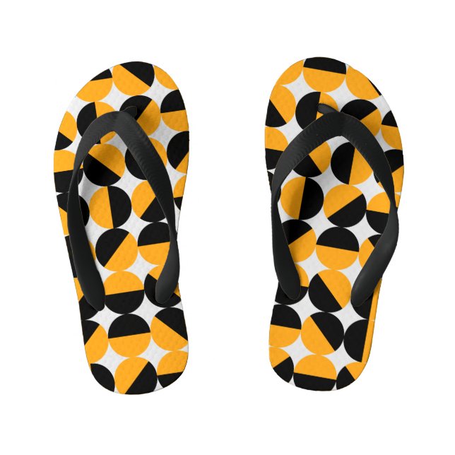 Chinelos Infantis estilo anos setenta, meio círculo geométrico. (Pé da cama)