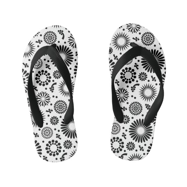 Chinelos Infantis Flores boho Padrão floral vetorial preto e branco (Pé da cama)