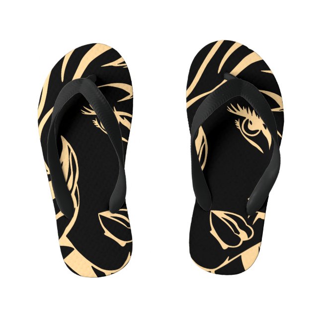 Chinelos Infantis Retrato da Menina: Elegância de Cabelo Solto (Pé da cama)