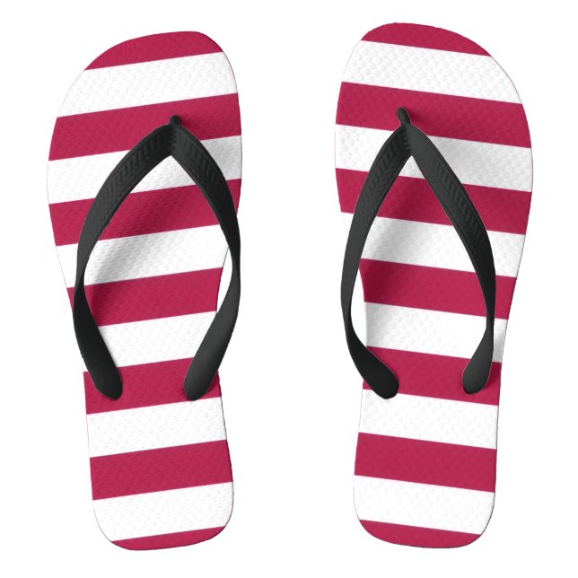 Chinelos Listrados de Vermelho e Branco – Areia de (Pé da cama)