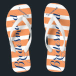 Chinelos Marinho e coral personalizados<br><div class="desc">Marinho personalizado e Coral Orange Sherbert Stripes Pattern - Alterar para qualquer cor clicando em personalizar. E diga o que quiser. Torne estes chinelos do tipo que têm sua mensagem neles. Seja a fala da praia!</div>