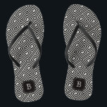 Chinelos Monograma de Chave Grega Negra na moda Moderna<br><div class="desc">Concebido por gordura*fa*estanho. Fácil de personalizar com seu próprio texto,  foto ou imagem. Para pedidos personalizados,  entre em contato direto com o . Aplicam-se taxas personalizadas. www.zazzle.com/fat_fa_tin www.zazzle.com/color_therapy www.zazzle.com/fatfatin_blue_knot www.zazzle.com/fatfatin_red_knot www.zazzle.com/fatfatin_mini_me www.zazzle.com/fatfatin_design www.zazzle.com/fatfatin_ink</div>