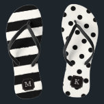 Chinelos Monograma de Pontos Pretos e Listras Modernos na m<br><div class="desc">Concebido por gordura*fa*estanho. Fácil de personalizar com seu próprio texto,  foto ou imagem. Para pedidos personalizados,  entre em contato direto com o . Aplicam-se taxas personalizadas. www.zazzle.com/fat_fa_tin www.zazzle.com/color_therapy www.zazzle.com/fatfatin_blue_knot www.zazzle.com/fatfatin_red_knot www.zazzle.com/fatfatin_mini_me www.zazzle.com/fatfatin_design www.zazzle.com/fatfatin_ink</div>