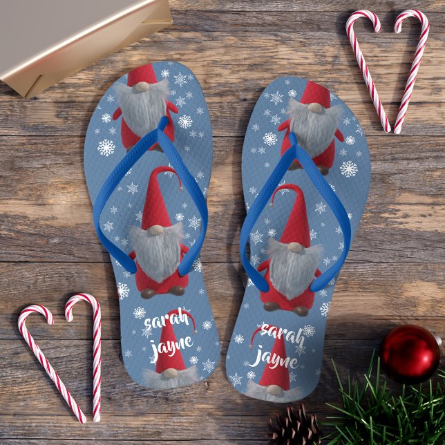 Chinelos Natal dos Gnomos personalizado em julho (Sprinkle Some Festive Gnome Magic onto Your Summer (or Winter) with Personalized Flip Flops!)