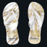 Chinelos Noiva Equipe de Mármore Branco e Dourado Chic Fest<br><div class="desc">Elegantes, sofisticados e modernos padrões de mármore branco e dourado impressos em falso, chinelos flip flops da Equipe Noiva. Este design clássico e sofisticado é perfeito para a dama de honra ou madrinha da noiva com estilo e tendências. Use-os na festa de despedida de solteira ou em qualquer evento pré-casamento...</div>