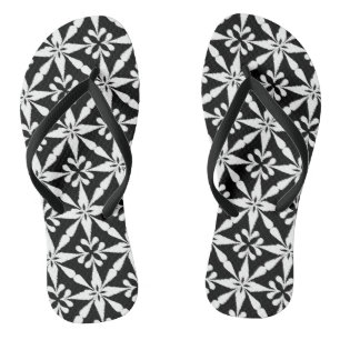 Chinelos Padrão de Estrela Ikat - Preto e Branco