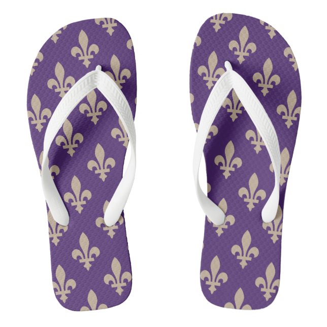Chinelos Padrão Flor de Lis, Creme Real Francês no Roxo (Pé da cama)