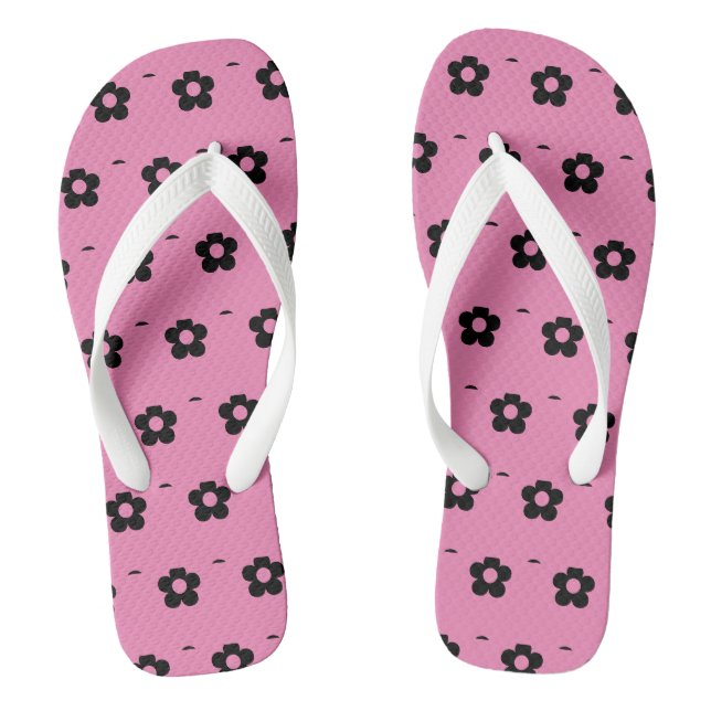 Chinelos Sandal com Flores Impressas em Preto sobre Fundo R (Pé da cama)