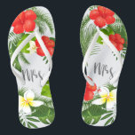 Chinelos Tropical Floral Sra. Bride ID475<br><div class="desc">Crie os flutuadores especiais para a noiva com este belo design com folhagem tropical e sotaques florais coloridos. O texto do script 'mrs', que chama a atenção, é opcional e pode ser excluído para usar o modelo para outras ocasiões. Procure o ID475 para ver outros produtos com este design, incluindo...</div>