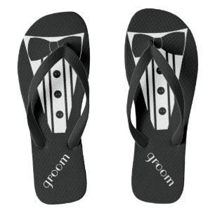 Chinelos Tuxedo Grooms Beach Wedding