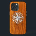 Chrome Náutico Compass em Teak Veneer Impressão<br><div class="desc">Um moderno cromo náutico prateado como o estilo applique num decor de madeira de madeira de madeira de teak para uma capa de telefone personalizada de que todos, dentro ou fora do barco, vão gostar. Use o link "Perguntar a este Designer" para entrar em contato conosco com suas solicitações especiais...</div>