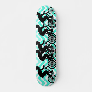 Ciclista Skateboard