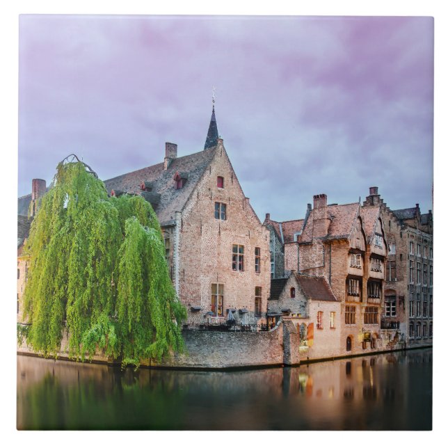 Cidade antiga de Bruges e torre de Belfry (Frente)