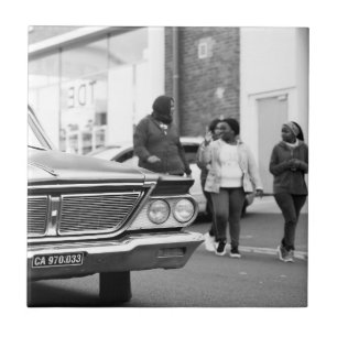 Cidade de Pessoas de Carro Velhas, Monocromáticas,