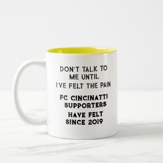 Cincinnati posta caneca no Twitter (Esquerda)