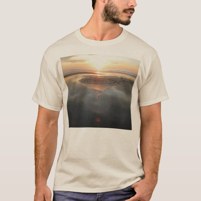Círculo da areia na camisa do por do sol (Frente)