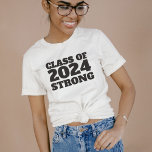 Classe de graduação de mais velho de 2023<br><div class="desc">Classe de 2023 forte! Por um ano como nenhum outro,  comemore a força e a resiliência da sua classe graduada. Essa camiseta ousada de tipo negro faz um presente de graduação de excelente e é perfeita para festas de formando ou para um grupo de amigos.</div>