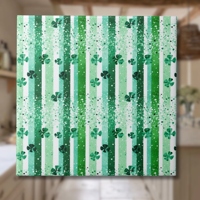 Classic Green White Vertical Stripes Shamrocks (Criador carregado)