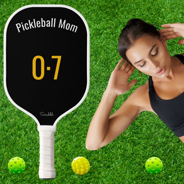 Classic Sporty Pickleball Mom Custom Name Number (Criador carregado)