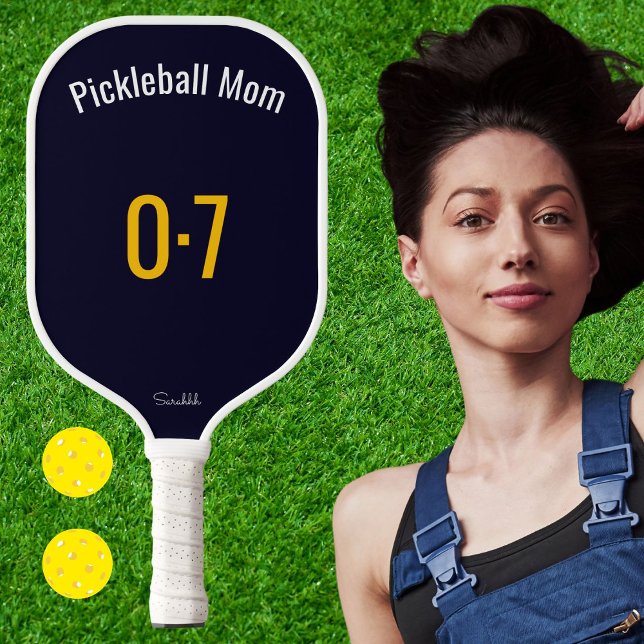 Classic Sporty Pickleball Mom Custom Name Number (Criador carregado)