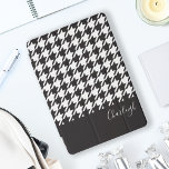 Clássico, preto e branco moderno<br><div class="desc">Este design apresenta um padrão clássico de som branco e preto. Combinada com o seu próprio texto personalizado,  esta composição cria uma capa de ipad moderna e única.</div>