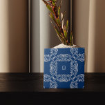 Clássico Vintage Elegante Cobalt Azul E Branco<br><div class="desc">Design decorativo clássico e elegante com ornamentos brancos sobre fundo azul cobalto.</div>