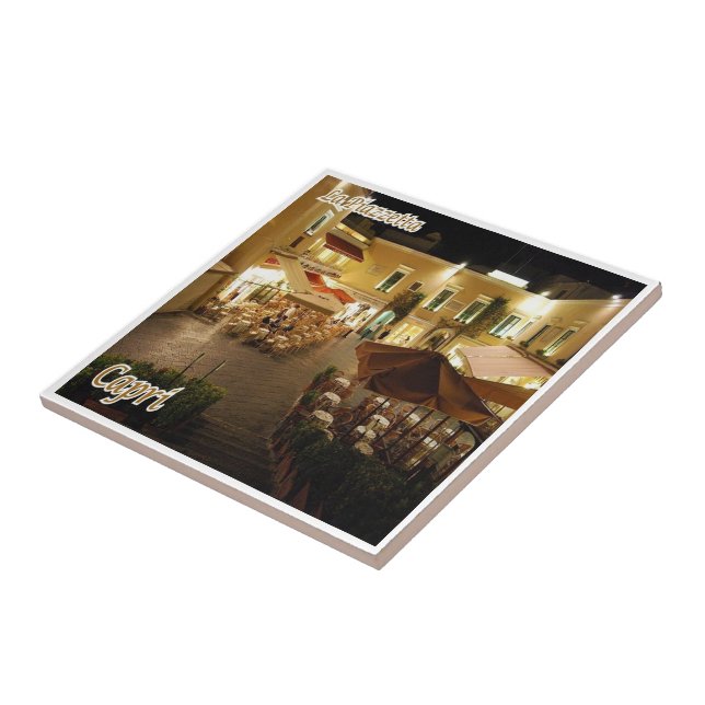 CMP127 CAPRI A Famosa Praça Pequena, (Lateral)