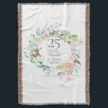 Cobertor 25 Silver Casamento Aniversário Floral Garland<br><div class="desc">Apresentando uma delicada camada floral de aquarela,  este 25 botânico chic no aniversário de casamento keepsasahoket pode ser personalizado com sua informação especial de aniversário na elegante tipografia de prata. Projetado por Thisnotme©</div>