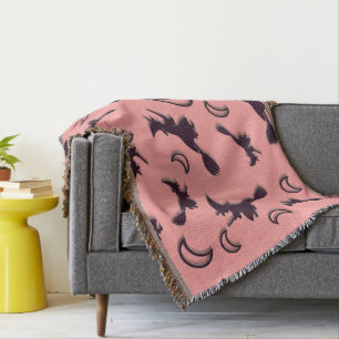 Cobertor Bruxa voadora entre meia lua na noite de Halloween