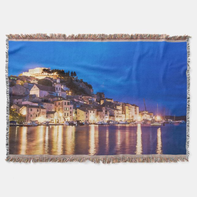 Cobertor Cidade croata de Sibenik à noite. (Frente)