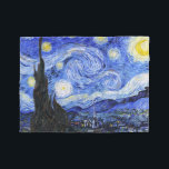 Cobertor De Velo A Noite Estrelada de Van Gogh<br><div class="desc">A pintura a óleo do mestre holandês Vincent Van Gogh (1853-1890) Provavelmente sua pintura mais famosa, Van Gogh pintou "A Noite Estrelada" em 1889 da memória enquanto em um asilo na França onde ele se registrou para depressão. A cena retrata a vista de sua janela de quarto. Na pintura há...</div>