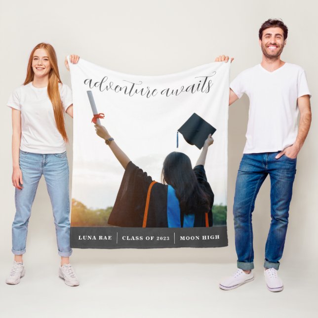 Cobertor De Velo Adventure Aguarda o Formando Fleece Blanket (In Situ)