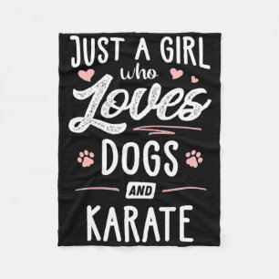 Cobertor De Velo Apenas Uma Menina Que Ama Cachorros E Karate Dog L