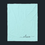 Cobertor De Velo Aqua Blue Teal Girly Script Monograma Nome Moderno<br><div class="desc">Um Monograma De Letra Azul Aqua Com Espelho De Teal Azul Adicione Seu Próprio Nome Fleece Blanket. Isto faz o doce e perfeito aniversário de 16 anos,  casamento,  chá de panela,  aniversário,  chá de fraldas ou festa de solteira presente para alguém que ama luxo de luxo e estilos quíticos.</div>