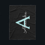 Cobertor De Velo Aqua Teal Blue Script Girly Monographic Name<br><div class="desc">Azul Negro e Azul-Azul-Aqua Nome do Monograma Fleece Blanket. Isto faz o doce e perfeito aniversário de 16 anos,  casamento,  chá de panela,  aniversário,  chá de fraldas ou festa de solteira presente para alguém que ama luxo de luxo e estilos quíticos.</div>