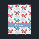Cobertor De Velo Aviões de Menino Personalizado<br><div class="desc">Um cobertor vermelho e azul padrão de avião. Personalize facilmente com o nome de uma criança. Perfeito para um menino ou criança se abraçar.</div>