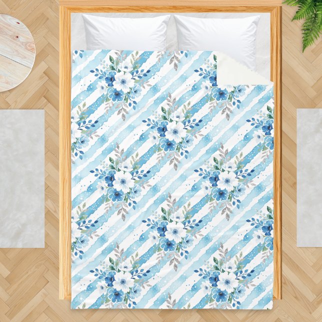 Cobertor De Velo Blue White Floral Stripe Patterned Coastal Fleece (A fleece blanket with blue and white floral and stripes pattern in a watercolor style)