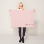 Cobertor De Velo Blush Dusty Pink Monograma Nome Moderno<br><div class="desc">Monograma Cor-de-rosa-penteado Nome Fleece Blanket. Isto faz o doce e perfeito aniversário de 16 anos,  casamento,  chá de panela,  aniversário,  chá de fraldas ou festa de solteira presente para alguém que ama luxo de luxo e estilos quíticos.</div>
