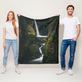Cobertor De Velo Cascata em cascata para baixo com vegetação