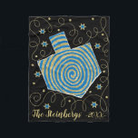 Cobertor De Velo Chanukah Spin Fleece Blanket/Small<br><div class="desc">Personalize "Hanukkah Spin" Fleece Blanket/Small Personalize mudando o texto. Use seu estilo, cor e tamanho de fonte favoritos. A cor de fundo pode ser alterada. O design também pode ser adicionado aos tamanhos de cobertor, médio e grande. Tamanho: Flórida em Aberto, 30"x40" É duro se abraçar sozinho. Mantenha-se aquecido e...</div>