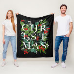 Cobertor De Velo CHRISTMAS Greenery Berries<br><div class="desc">A palavra NATAL encontra-se entre as folhas e as bagas sobre fundo preto (ou qualquer cor) neste cobertor de velo com tema de férias. CORRESPONDENTE a itens na nossa coleção.</div>