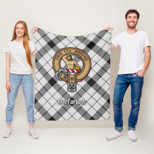 Cobertor De Velo Clan MacFarlane Crest sobre Tartan Preto e Branco