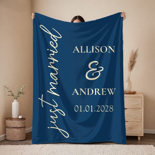 Cobertor De Velo Custom Just Married Blanket Gift for Newlyweds (Custom Wedding Blanket Gift for Bride and Groom – Custom Blanket Gift for Newlyweds and Couples)