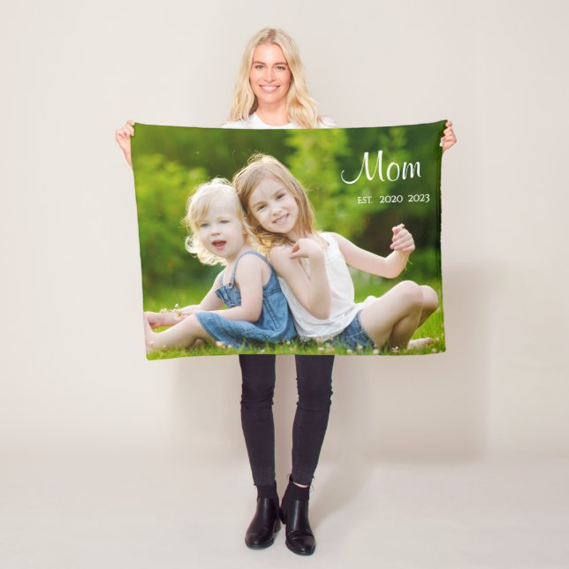 Cobertor De Velo Custom Mom Established Modern Script Photo (In Situ)