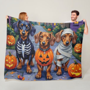 Cobertor De Velo Dachshund Dogs Trick-or-Tratating in Halloween