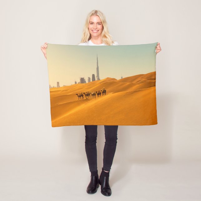 Cobertor De Velo Deserts | Dubai's Skyline View with Camels (In Situ)